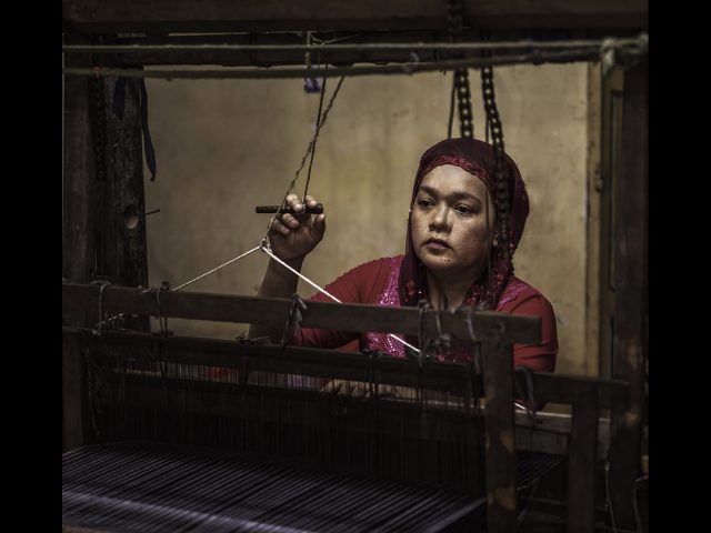3121_Ken Brown_Vietnamese weaver